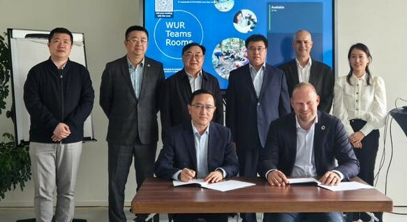 “We are excited to commence preparations to enter the Chinese dairy market. We are on track to submit our Chinese registration dossier for Bovaer later this year and hope to gain approval in the coming years," said Mark van Nieuwland (first row right side in photo), senior vice president Bovaer at dsm-firmenich.