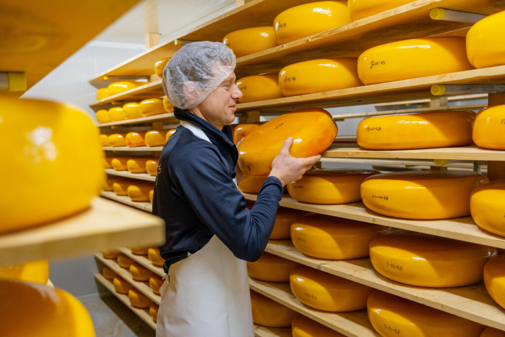 Foreign trade plays a very important role for the German dairy industry and cheese is the frontrunner among dairy products. Photo: Jan Willem Schouten